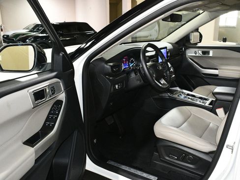 Used 2020 Ford Explorer Limited w/ Class III Trailer Tow Package image 45