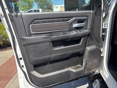 Used 2024 RAM 2500 Big Horn AWD/4WD image 15