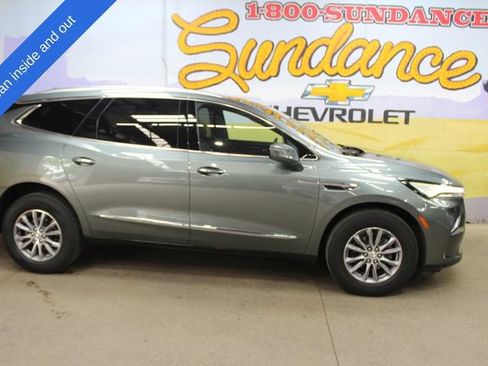 Used 2023 Buick Enclave Essence AWD/4WD image 1
