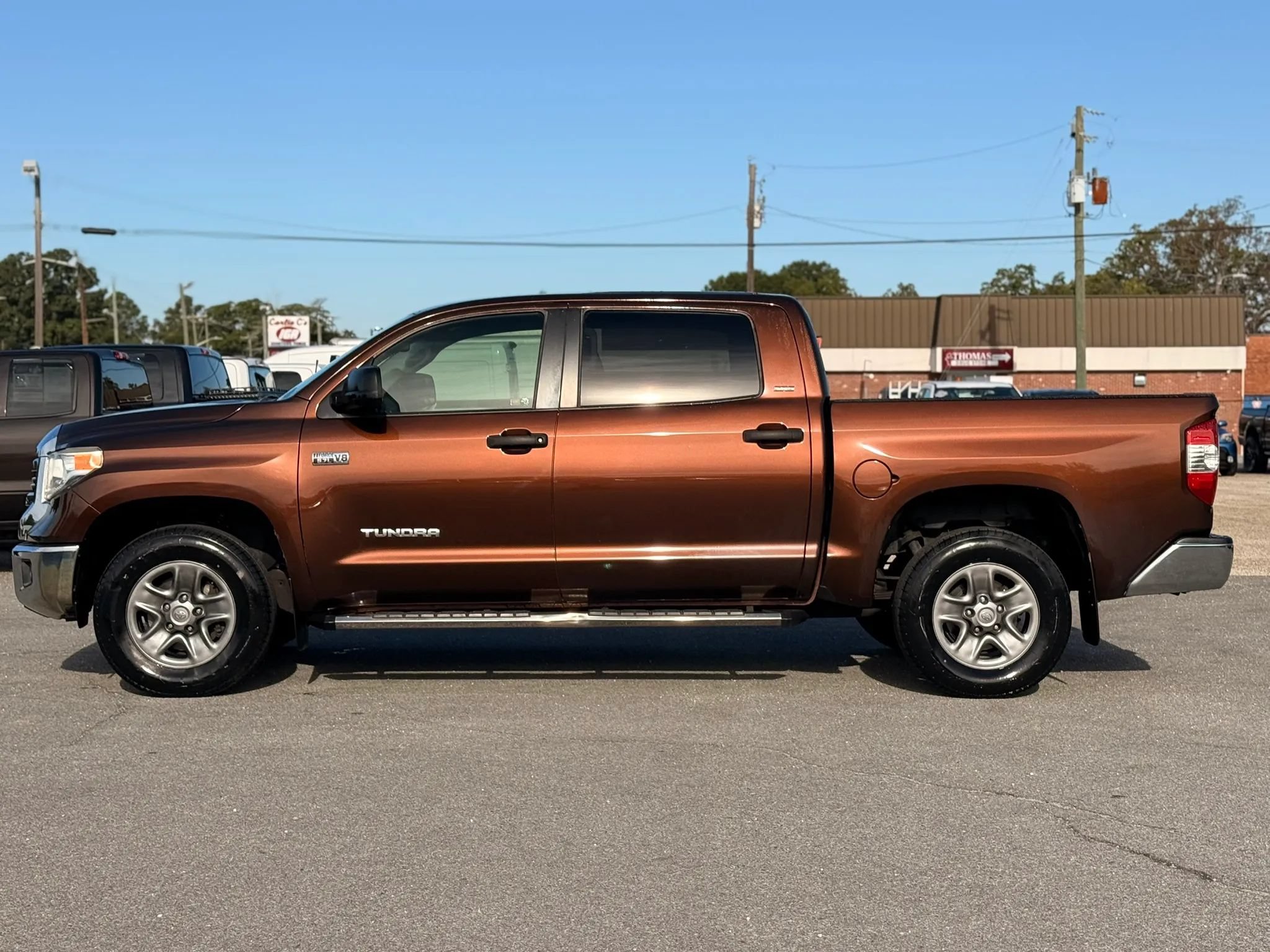 Used 2017 Toyota Tundra SR5 w/ SR5 Upgrade Package RWD image 6