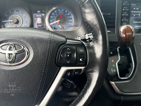 Used 2018 Toyota Sienna Limited Premium AWD/4WD image 22