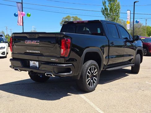 Used 2025 GMC Sierra 1500 AT4 w/ AT4 Premium Package AWD/4WD image 14