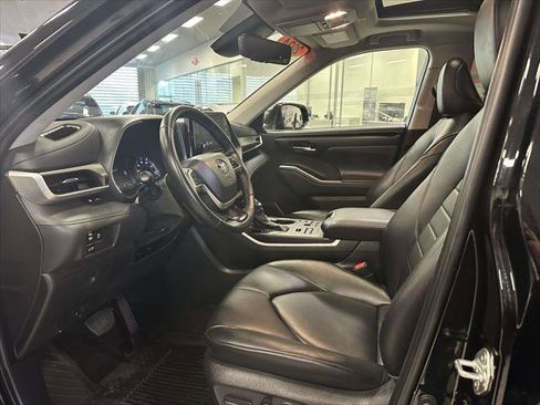 Used 2024 Toyota Highlander XLE image 14