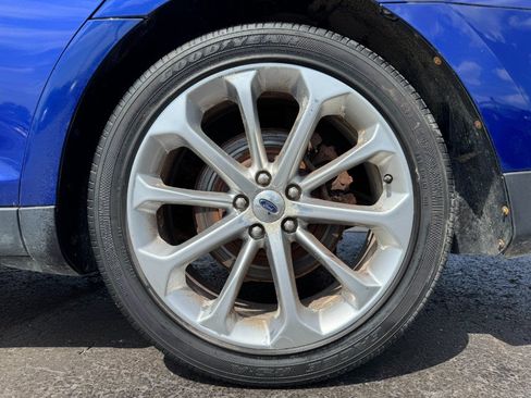 Used 2013 Ford Taurus Limited AWD/4WD image 13
