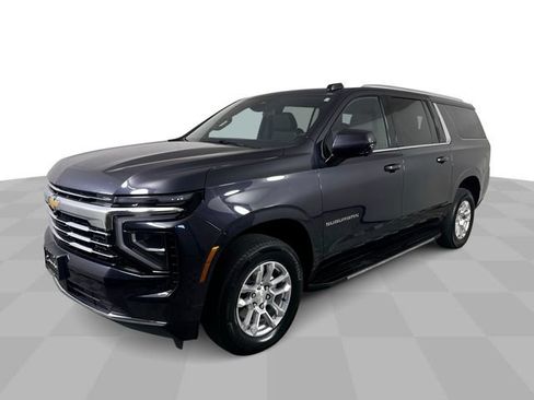 Used 2025 Chevrolet Suburban LT AWD/4WD image 1