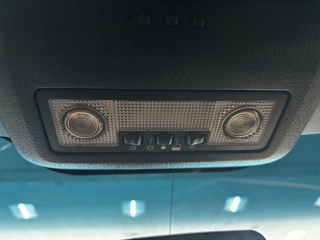 Used 2004 Ford Thunderbird RWD image 22