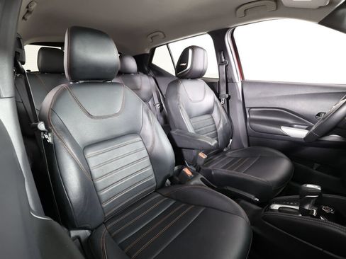 Used 2019 Nissan Kicks SR w/ SR Premium Package FWD image 24
