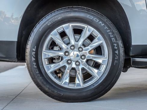 Used 2023 Chevrolet Suburban Premier image 15