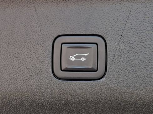 Used 2023 GMC Yukon SLT w/ SLT Premium Package AWD/4WD image 29