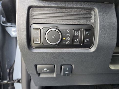 Certified 2025 Ford F450 Platinum image 24