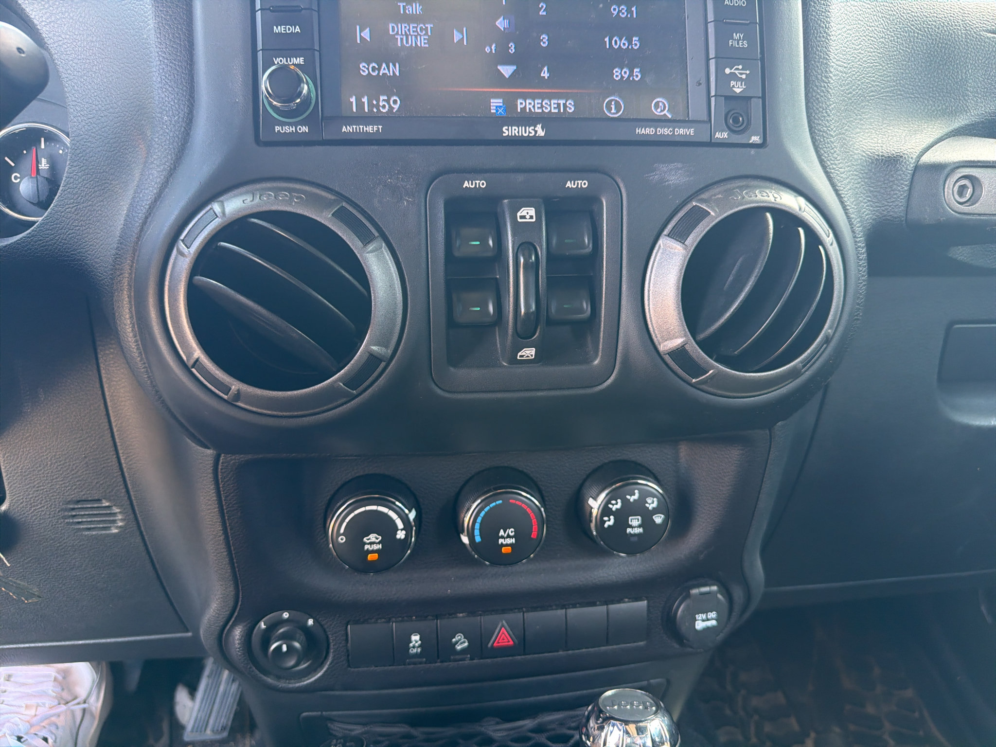 Used 2018 Jeep Wrangler Unlimited Sport S AWD/4WD image 22