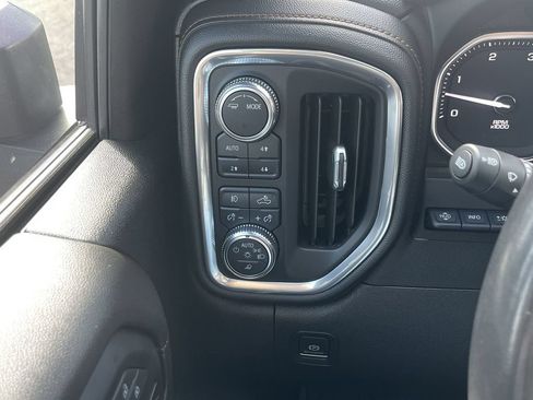 Used 2022 GMC Sierra 2500 AT4 w/ AT4 Premium Plus Package AWD/4WD image 18
