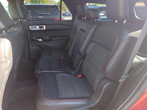 Used 2023 Ford Explorer ST-Line w/ Class IV Trailer Tow Package image 10