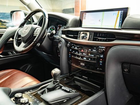 Certified 2021 Lexus LX 570 4WD w/ Luxury Package image 56