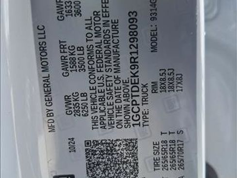 Used 2024 Chevrolet Colorado Z71 w/ Z71 Convenience Package 2 image 22