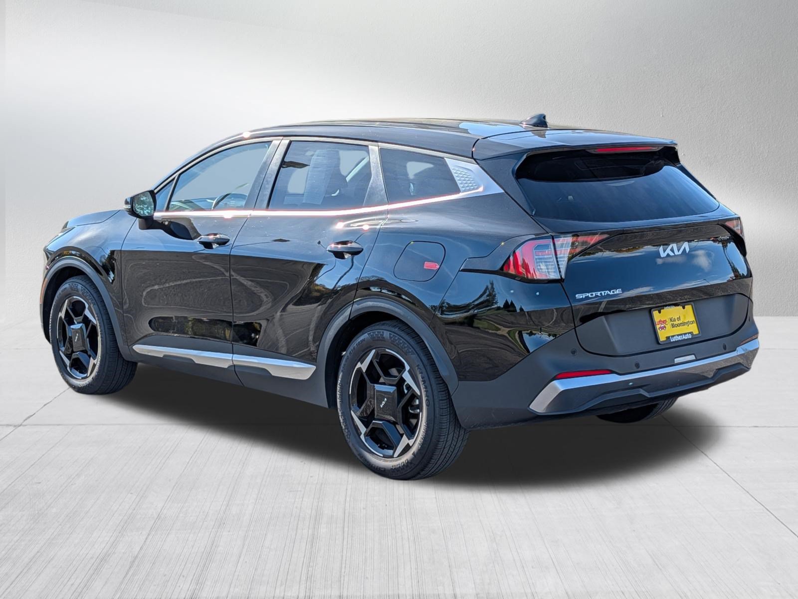 Certified 2026 Kia Sportage EX FWD image 5