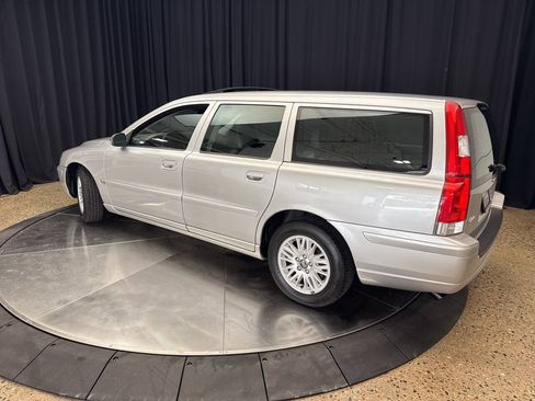 Used 2005 Volvo V70 2.4 FWD image 5