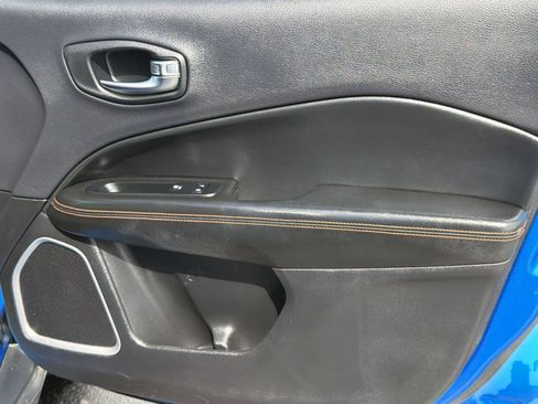 Used 2018 Jeep Compass Limited FWD image 32