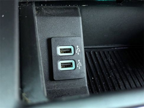 Used 2017 Ford F150 XLT w/ Equipment Group 302A Luxury image 22