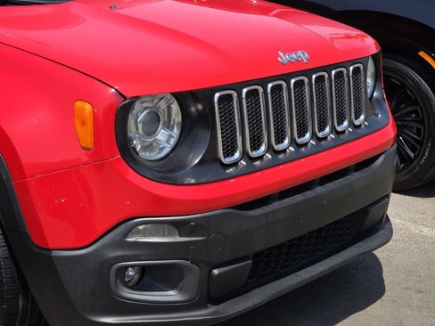 Used 2018 Jeep Renegade Latitude w/ Advanced Technology Group FWD image 6