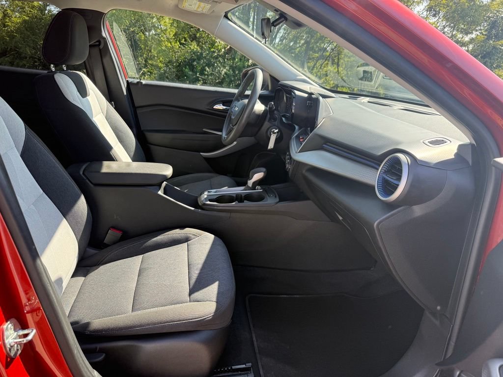 Used 2024 Chevrolet Trax LS FWD image 19
