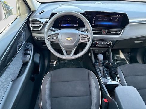 Used 2025 Chevrolet TrailBlazer LT AWD/4WD image 20