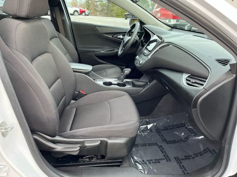 Used 2023 Chevrolet Malibu LT image 29
