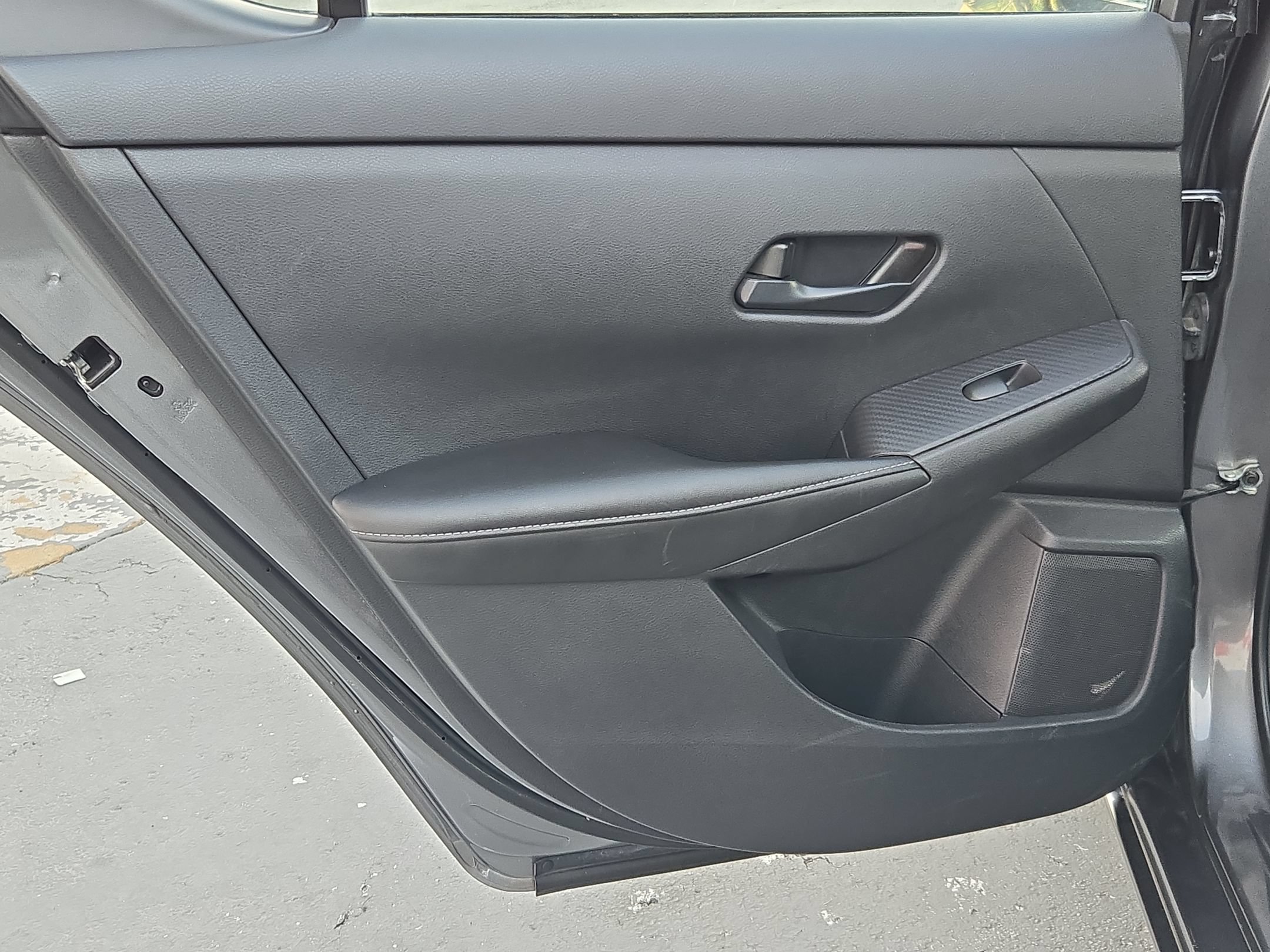 Used 2024 Nissan Sentra SV FWD image 32