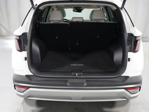 Used 2025 Hyundai Tucson Limited image 38