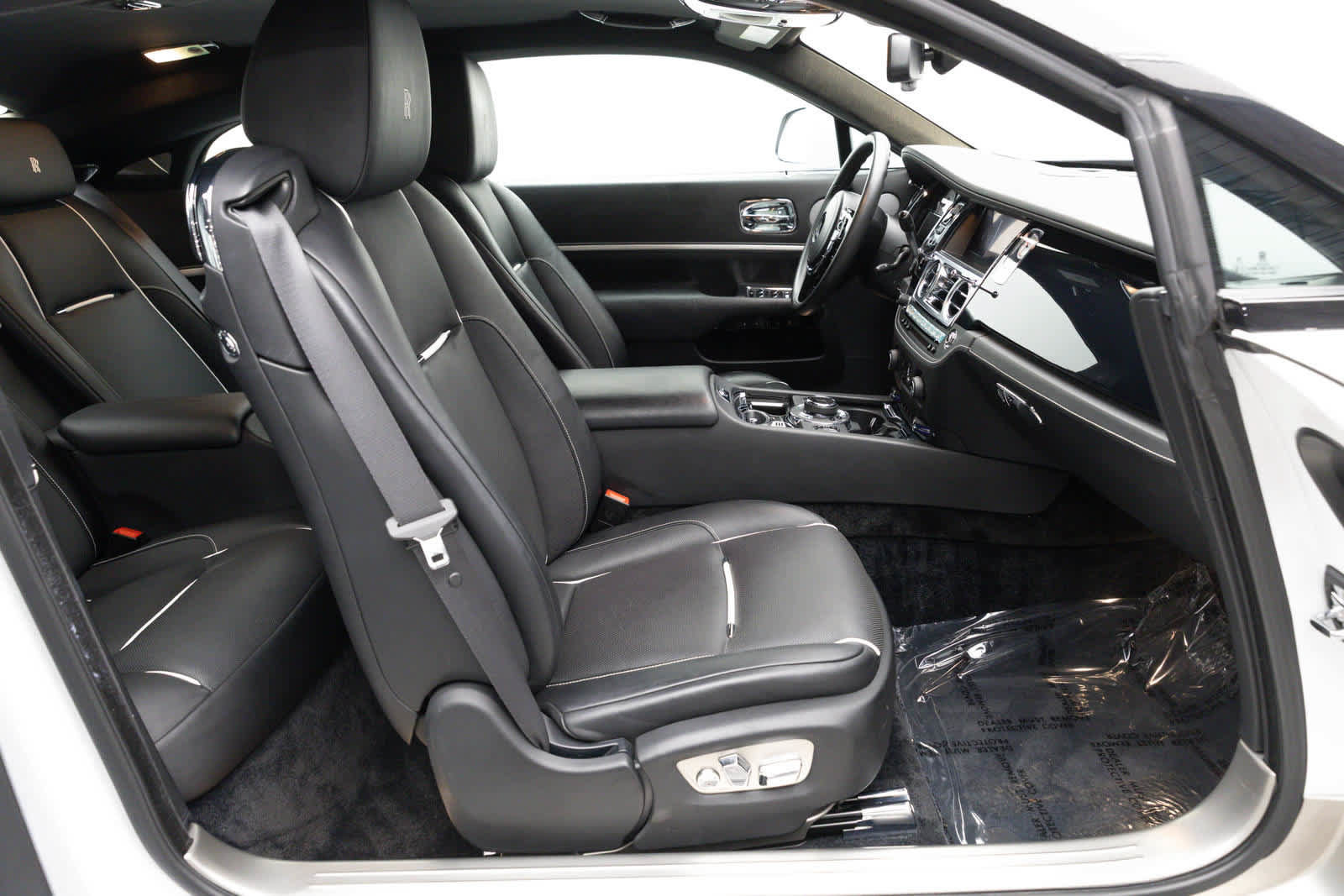 Certified 2018 Rolls-Royce Wraith RWD image 16