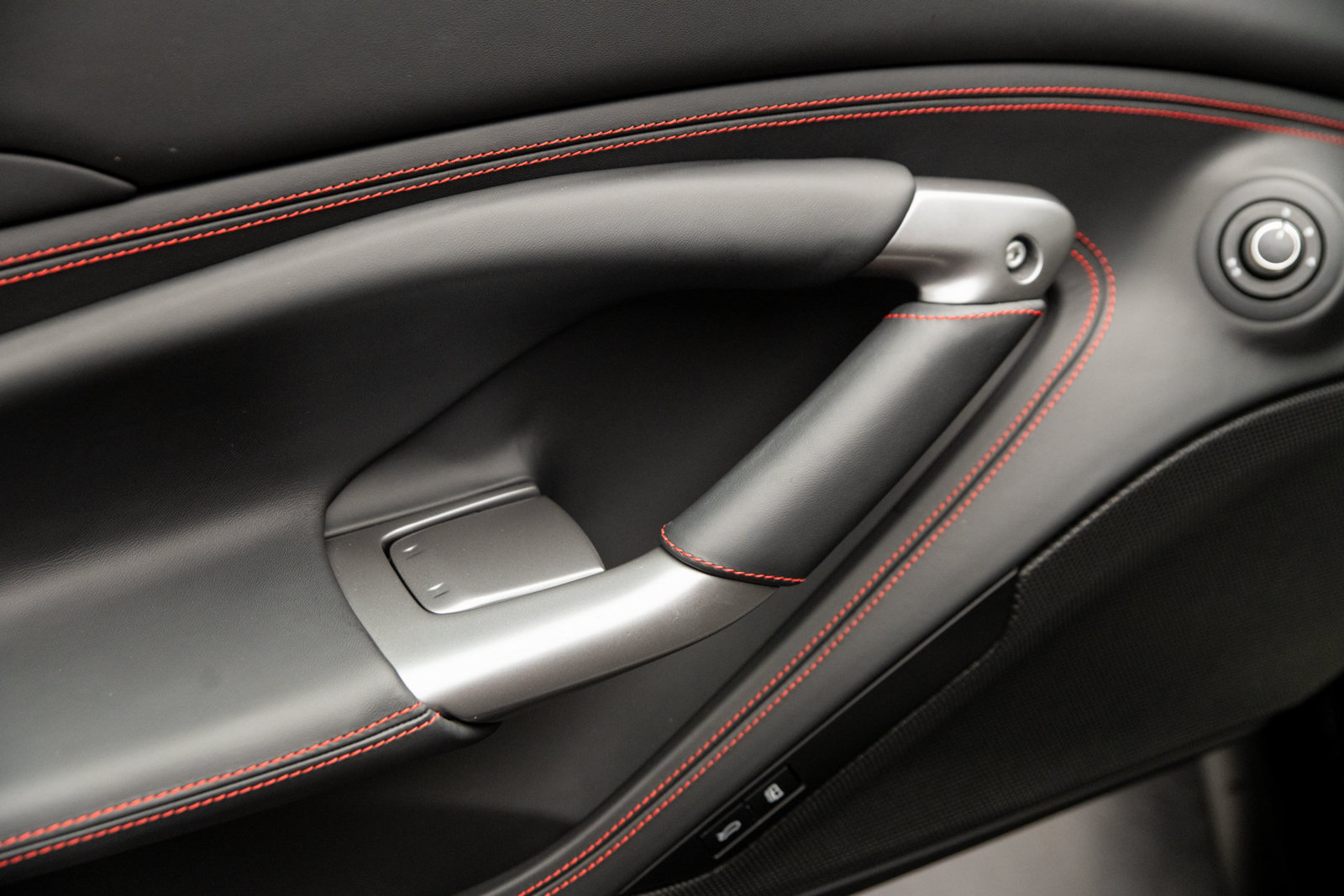 Used 2022 Ferrari F8 Tributo RWD image 16