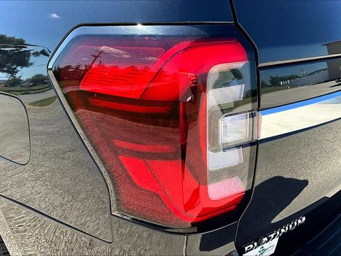Used 2024 Ford Expedition Max Platinum image 29