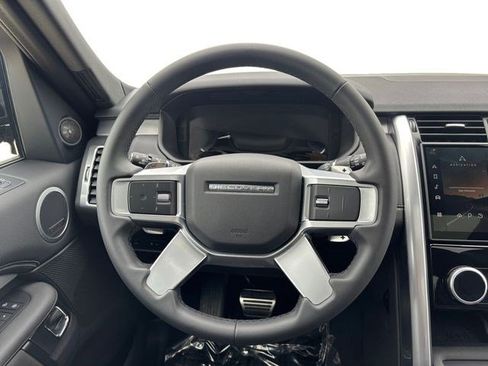 Certified 2025 Land Rover Discovery Dynamic SE AWD/4WD image 13