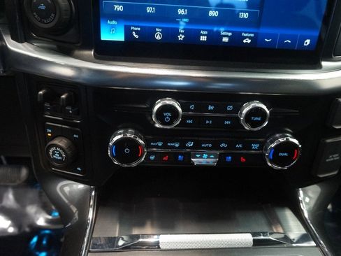 Used 2022 Ford F150 Lariat w/ Equipment Group 502A High image 16