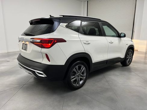 Used 2023 Kia Seltos S w/ Navigation Package AWD/4WD image 9