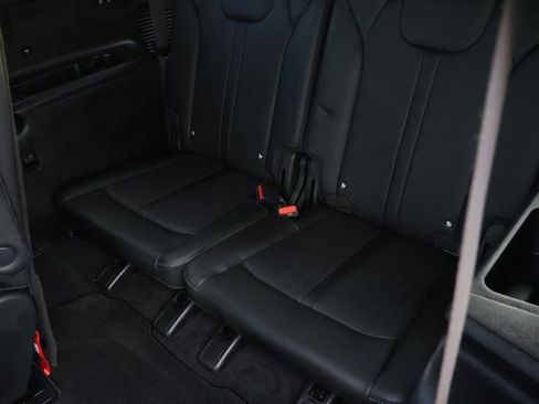 Used 2025 Kia Sorento EX w/ Panoramic Sunroof Package image 16