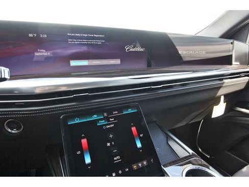 New 2026 Cadillac Escalade Luxury RWD image 17