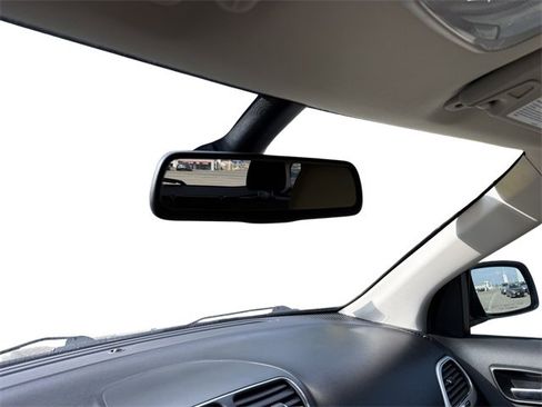 Used 2020 Dodge Journey SE image 35