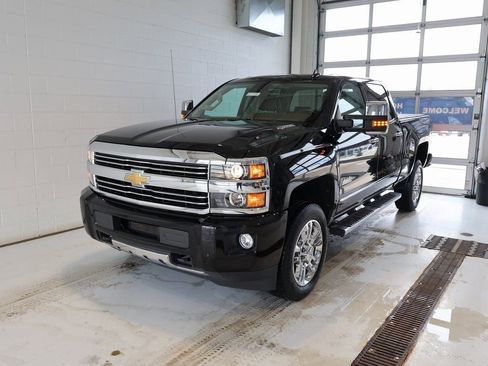 Certified 2016 Chevrolet Silverado 2500 High Country w/ Duramax Plus Package image 6
