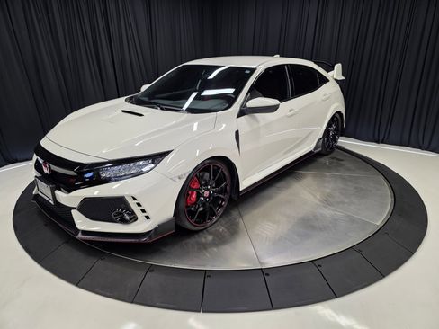 Used 2017 Honda Civic Type R image 8