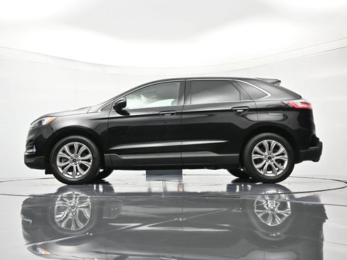 Used 2024 Ford Edge Titanium image 43