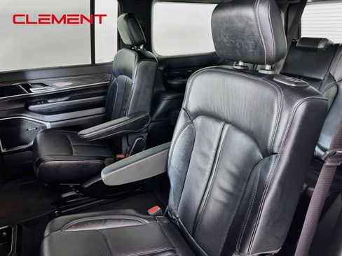 Used 2022 Jeep Wagoneer Series III w/ Convenience Group I AWD/4WD image 32
