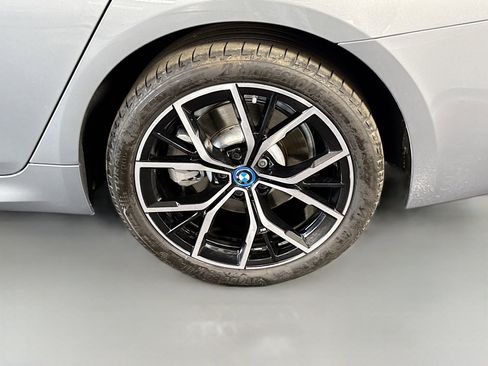 Used 2023 BMW 530e w/ M Sport Package image 37