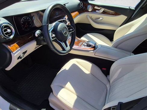 Used 2019 Mercedes-Benz E 300 4MATIC image 13