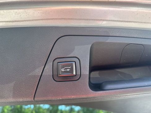 Used 2018 Buick Envision Essence FWD image 6