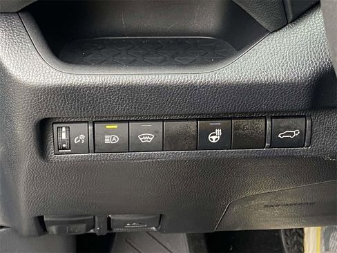 Used 2024 Toyota RAV4 XLE Premium image 30