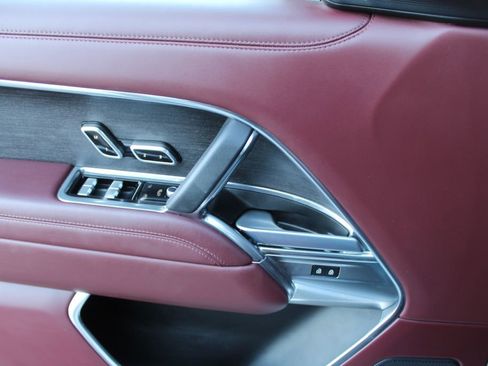 Used 2024 Land Rover Range Rover SE image 21