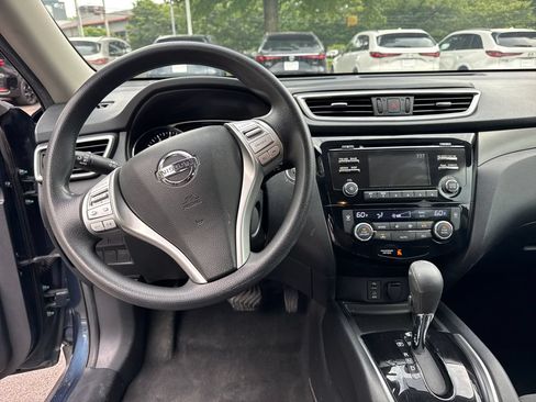 Used 2016 Nissan Rogue SV FWD image 13
