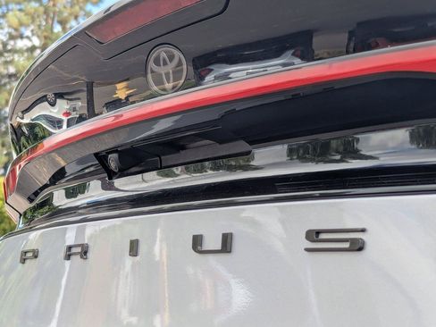 Used 2025 Toyota Prius LE FWD image 30
