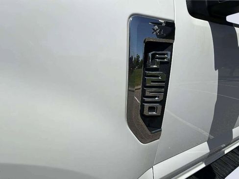 Used 2018 Ford F250 XL w/ Power Equipment Group image 17